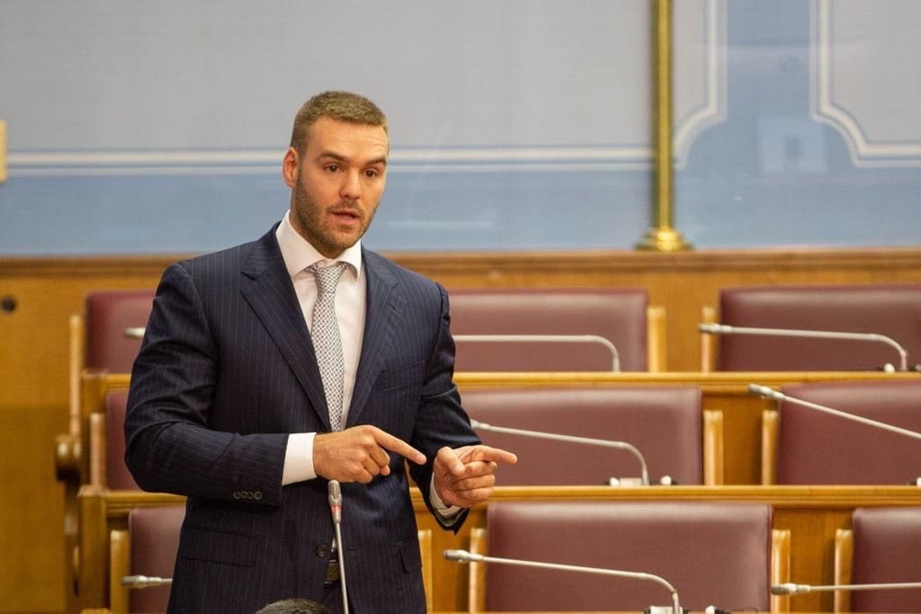 Rakočević: DF među parlamentarnom većinom traži partnera u rušenju Ustava