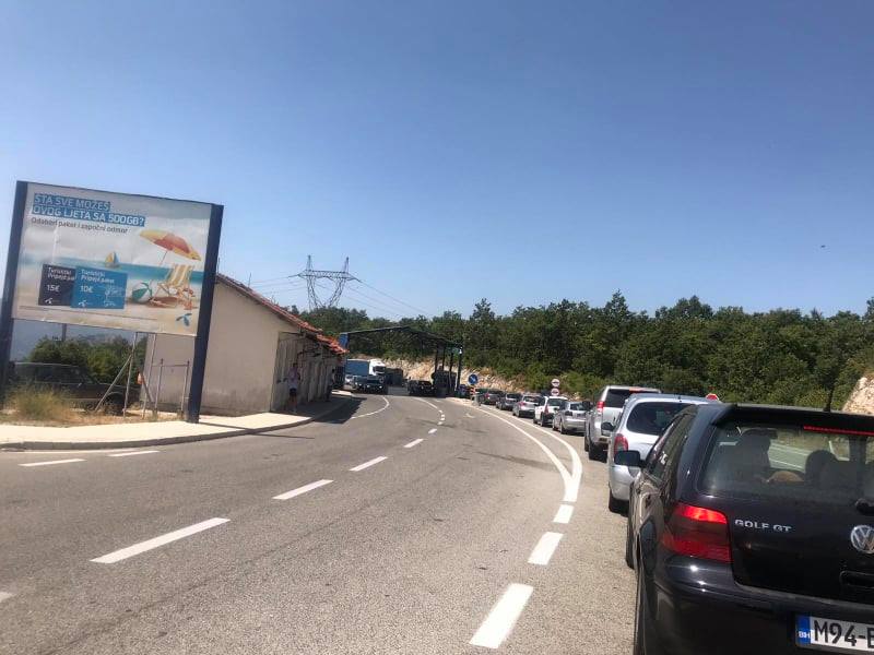 Sat čekanja na granici zapadni Balkan košta dva eura odnosno 800 miliona eura godišnje