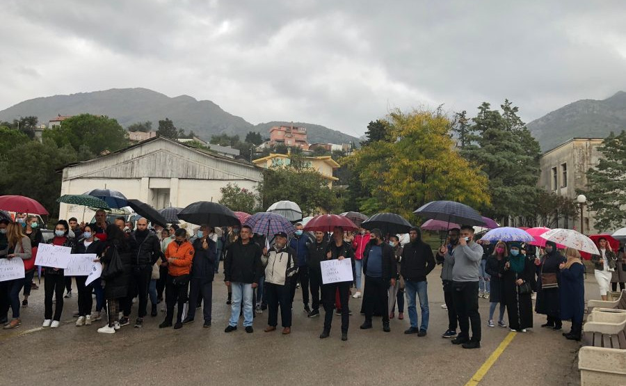 Protest u Baru: Traže da se ispitaju sporni slučajevi, ali i da ljekari pokažu humanost