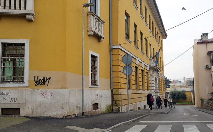 Profesorica gimnazije u Puli pretučena u centru grada