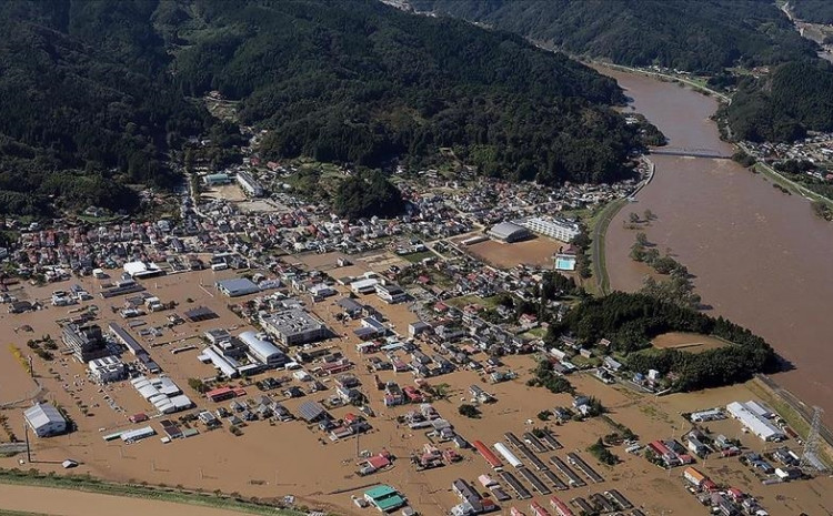 Japan pogodio tajfun: Otkazani letovi, stao i željeznički saobraćaj