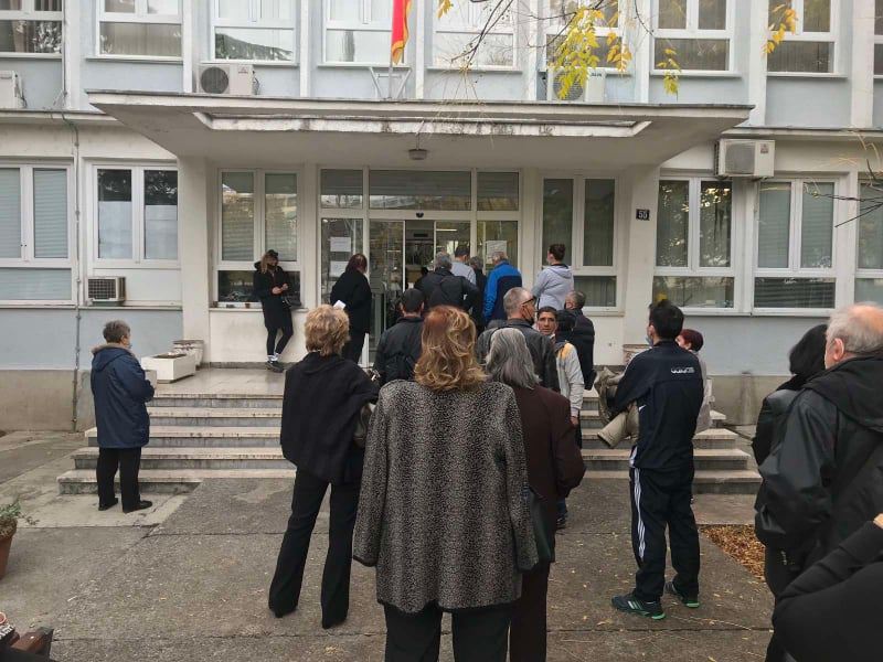 STANDARD ANALIZA: Povećan broj testiranja na KOVID, privatni testovi i liječenje koštaju više STOTINA EURA, agresivnost pacijenata prema medicinskom osoblju zabrinjavajuća