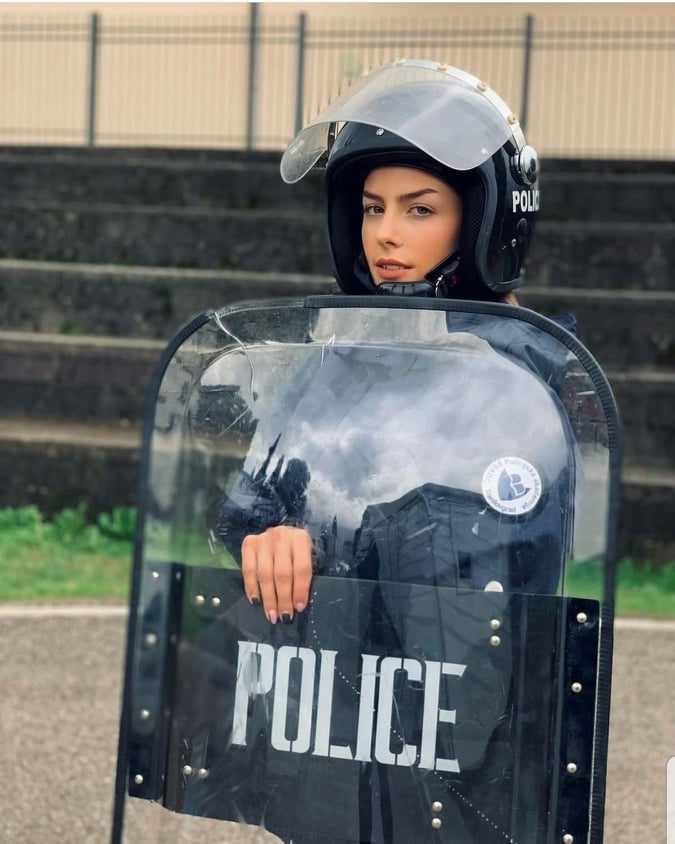 Vanja Mujović za Standard: Kako sam rukometnu karijeru zamijenila policijskom (FOTO)