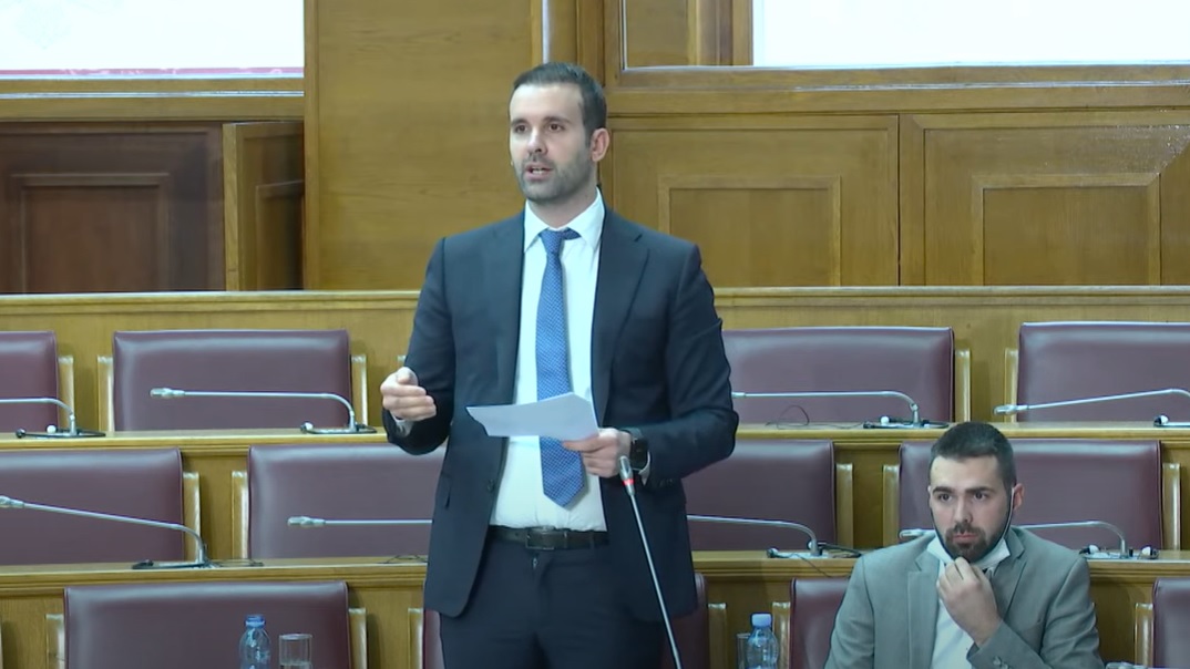 Eraković: Nema novca za decembarske plate u zdravstvu, Spajić: Do kraja godine ćemo imati značajne uštede