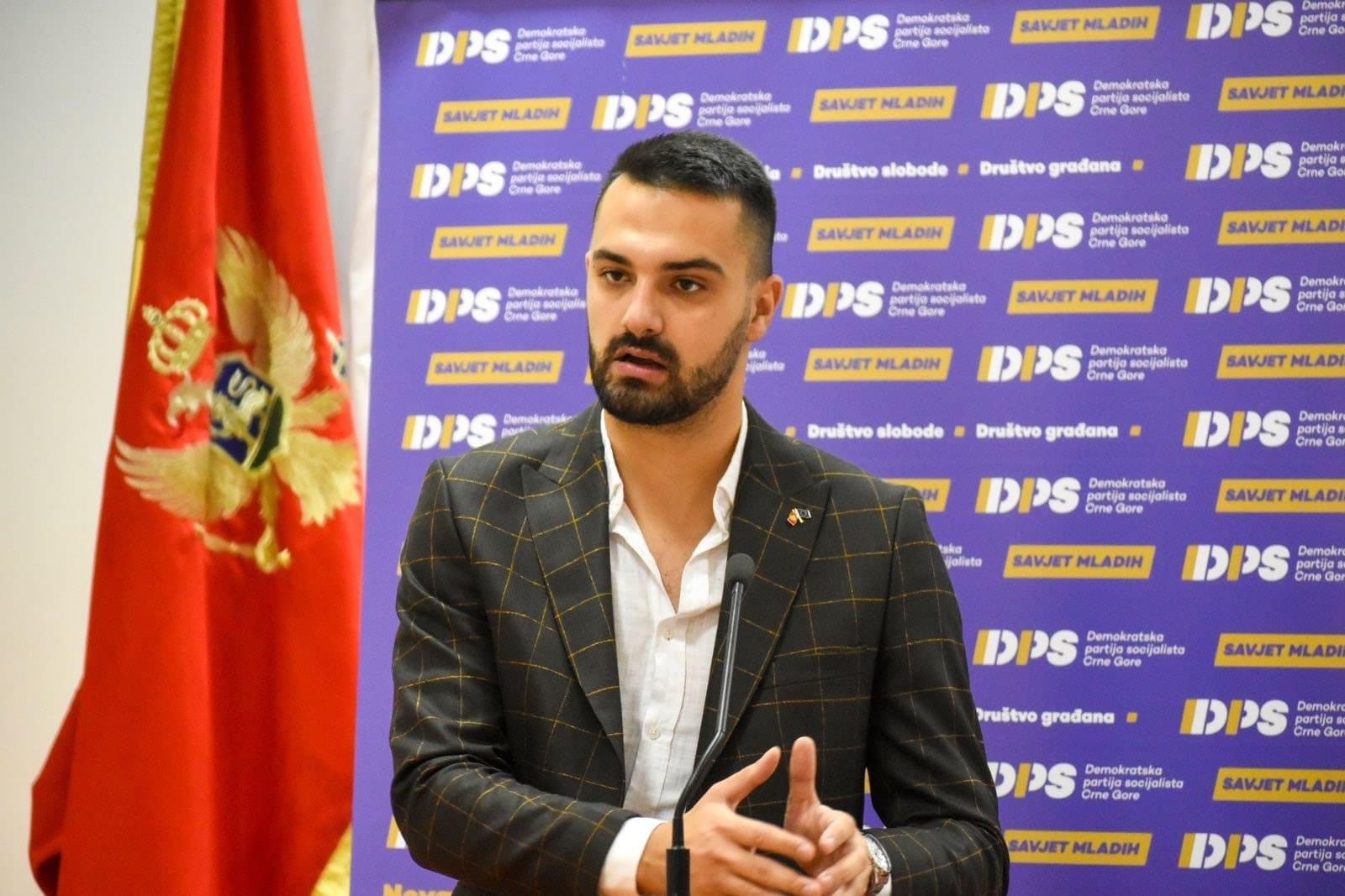 Pućurica: Retrogradna politika vlasti onemogućava mlade da planiraju svoju budućnost