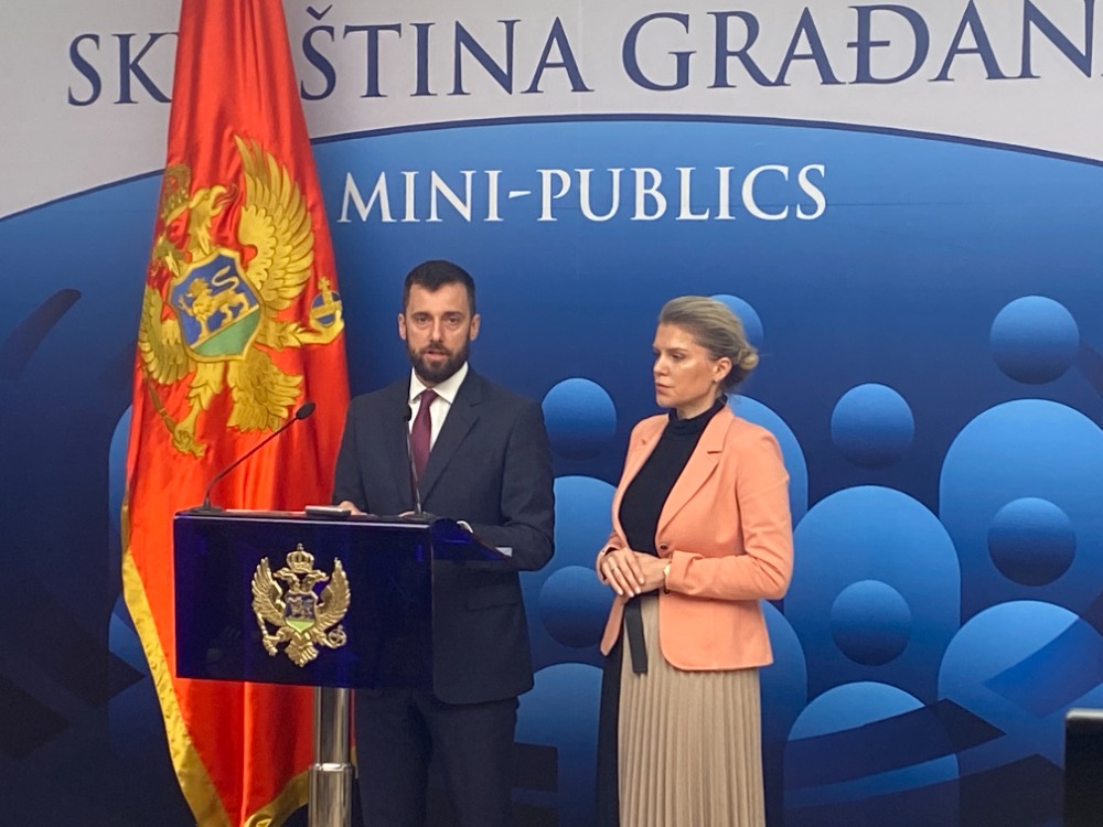 Vuksanović Stanković i Zeković: Ne mogu odgoditi već raspisane izbore, u to ne vjeruje ni URA koja predaje liste
