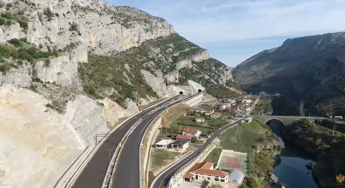 VIDEO: Završni radovi na auto-putu Smokovac – Mateševo