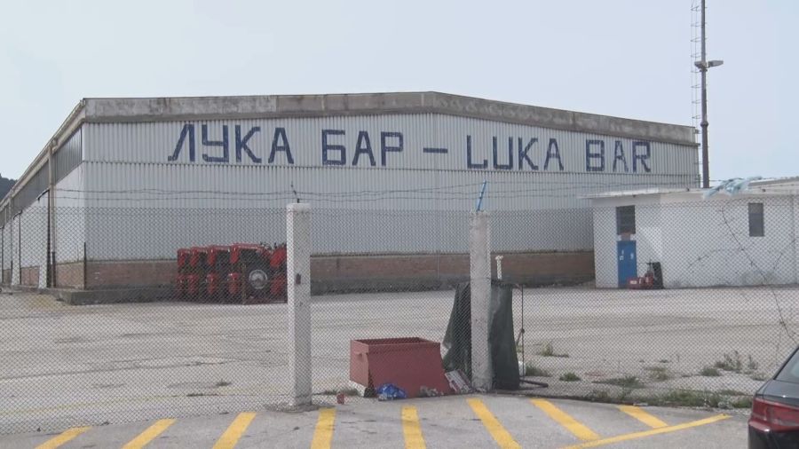 Poslanici ulaze u Slobodnu zonu Luke Bar