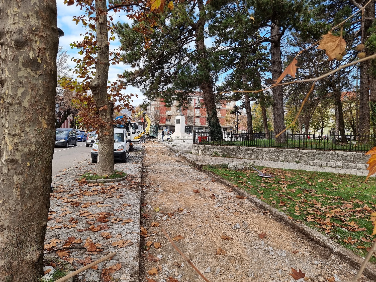 Cetinje: Počela adaptacija trotoara u Bajovoj ulici