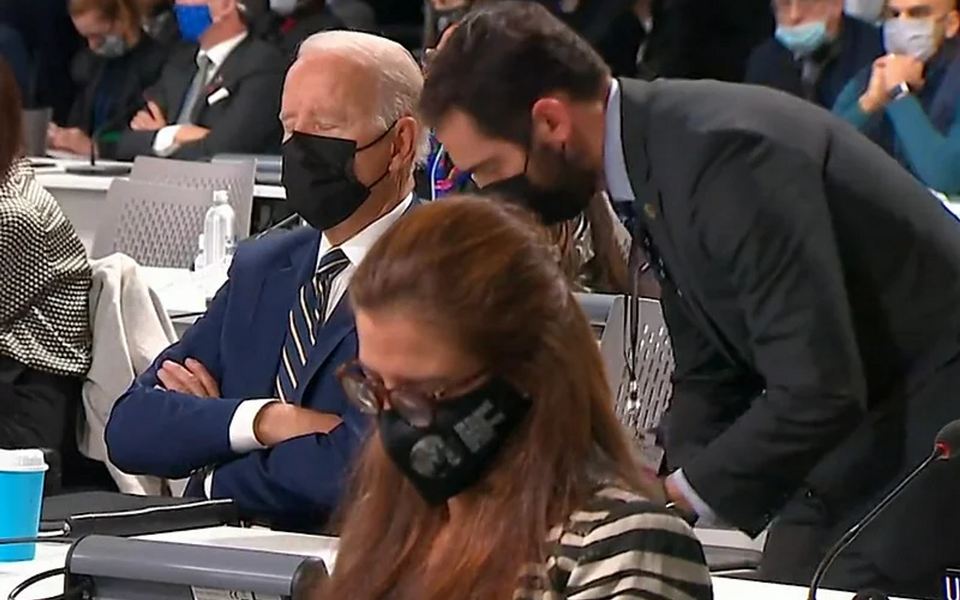 Bajden opet zaspao u javnosti (VIDEO)