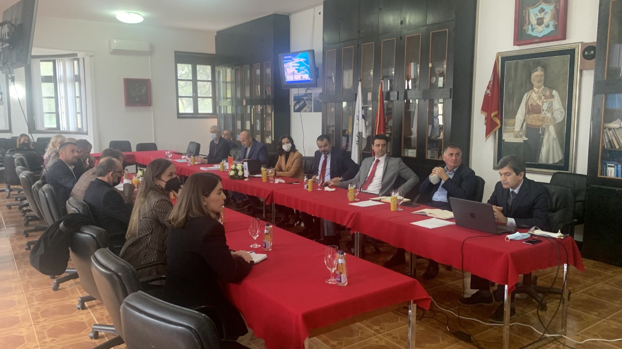Članovi Odbora za bezbjednost posjetili slobodnu zonu Luke Bar