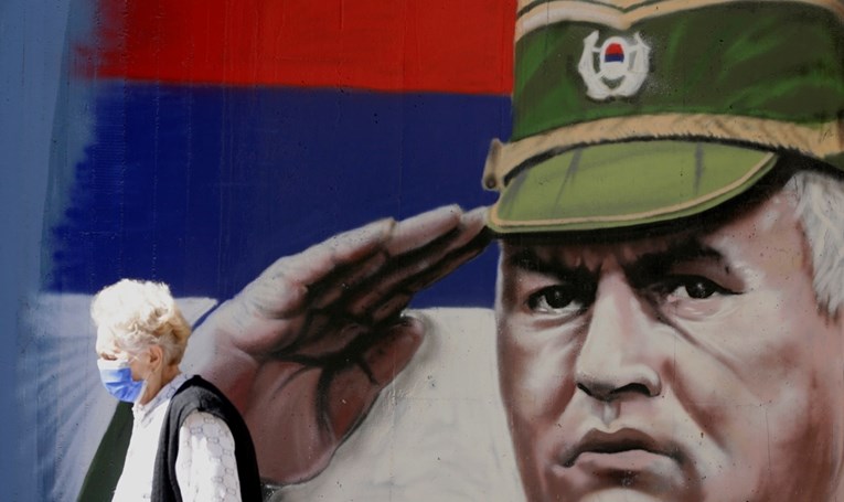 NVO bi da prefarbaju mural Ratka Mladića u Beogradu, vlasti to zabranile