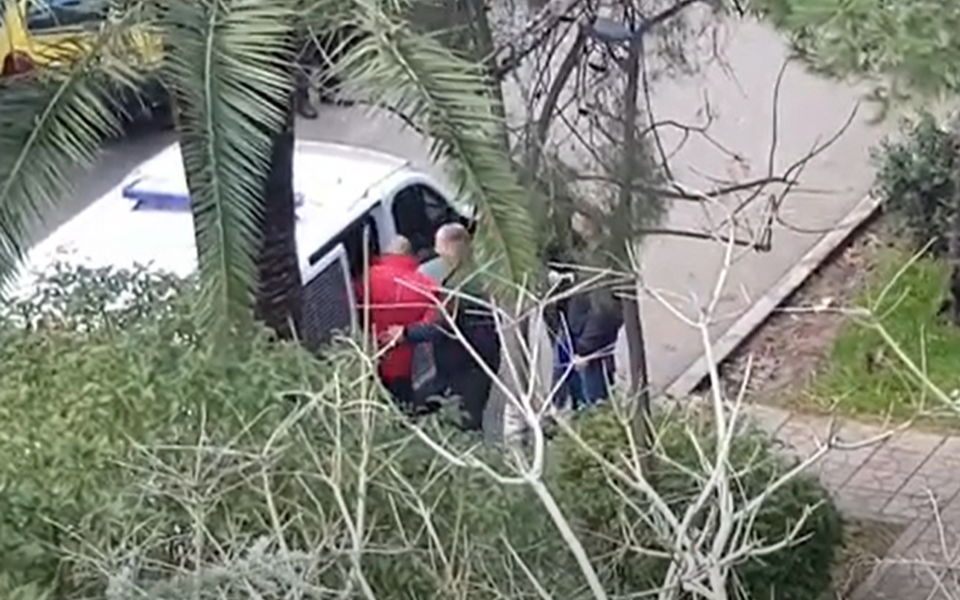 (VIDEO) Trenutak kada se Edin Begzić predao policiji