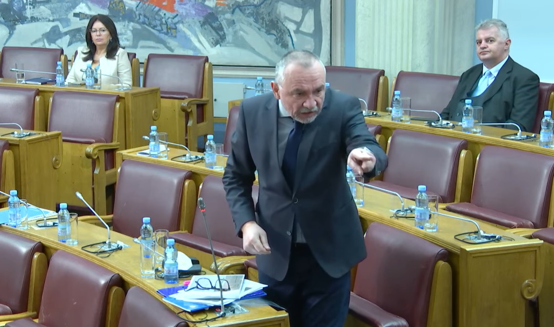Radulović: Nemojte gasiti struju, spasite KAP