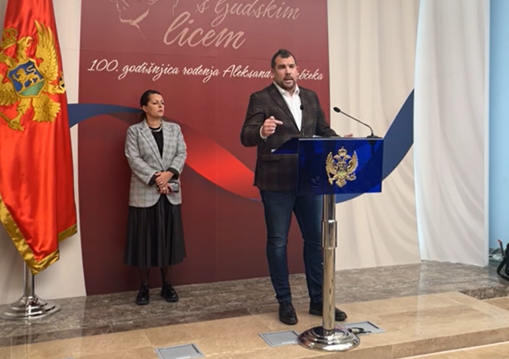 Krapović: Nećemo glasati nepovjerenje Vladi, ako neko iz vlasti glasa prekraja izbornu volju građana