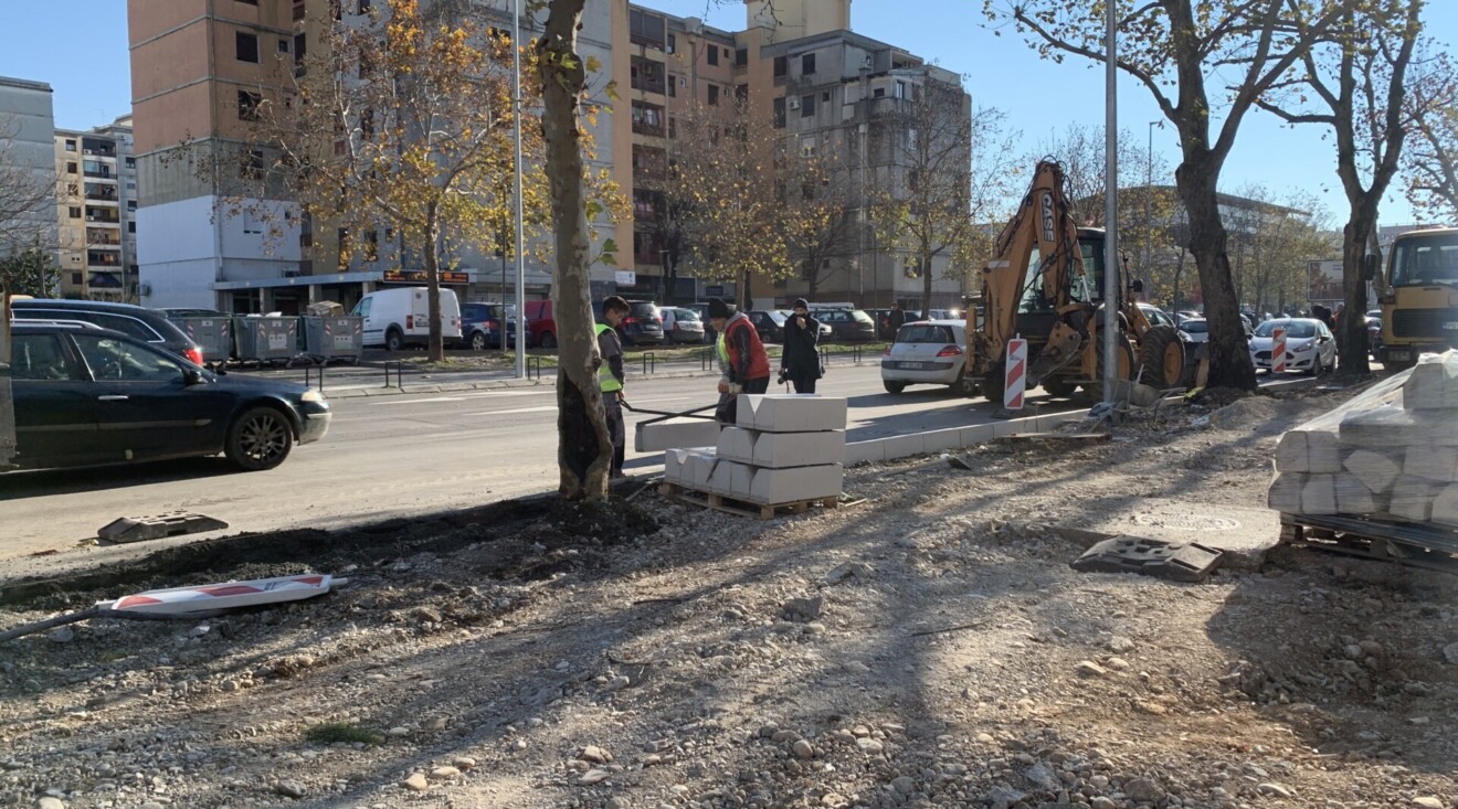 U toku radovi na sanaciji trotoara u Ulici Bratstva i jedinstva
