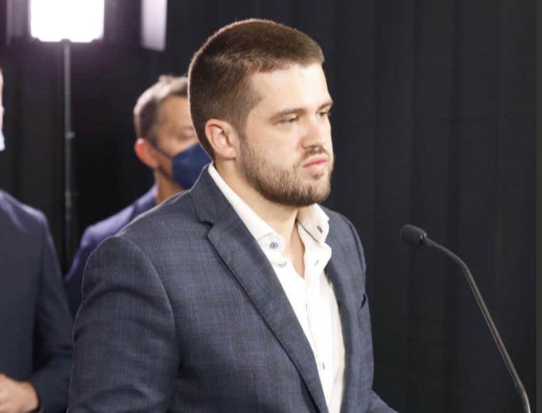 Nikolić: Saopštenje Demohrišćanske stranke, sa mejla premijera, na temu šta sanjam i šta mi se događa
