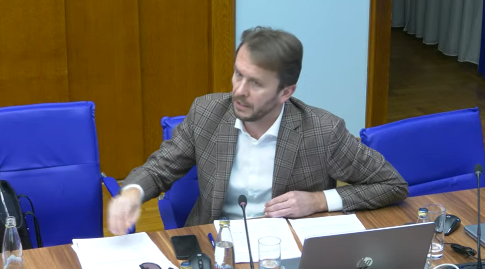 Joković: To što kaže Krivokapić bitno je kao lanjski snijeg; Konjević: Premijer ne zna elementarne nadležnosti