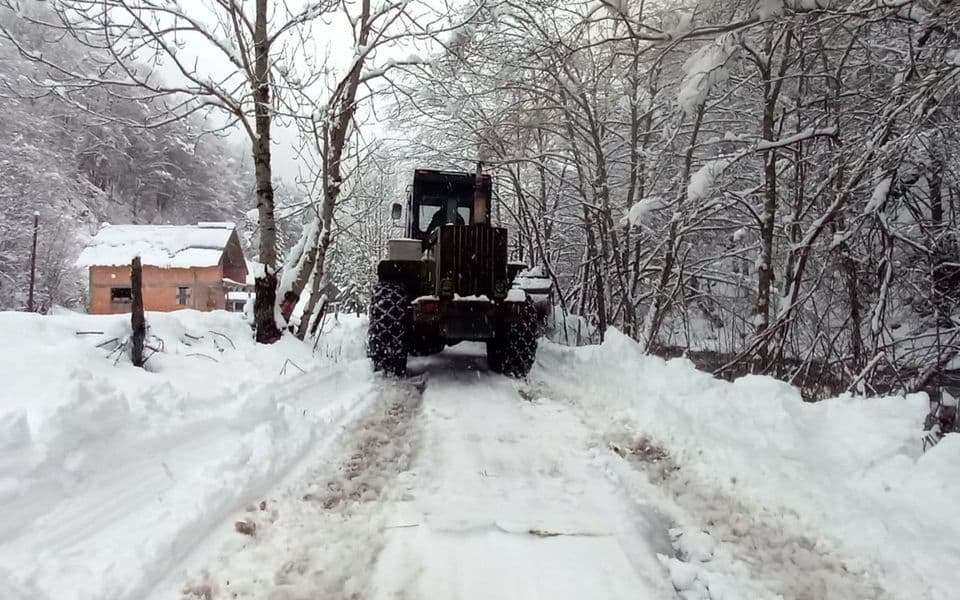“Putevi” spremno dočekali prve sniježne padavine