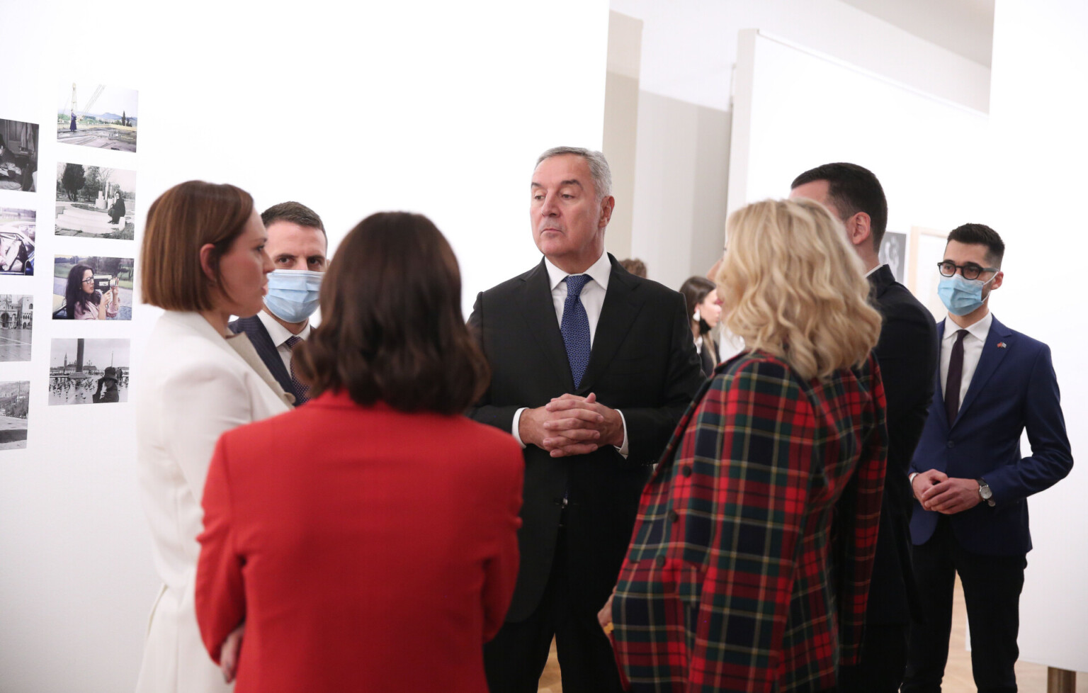 Predsjednik Đukanović na otvaranju izložbe posvećene Kani Radević