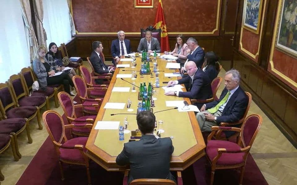 Profesorima u srednjim školama da se smanji norma na 18 časova