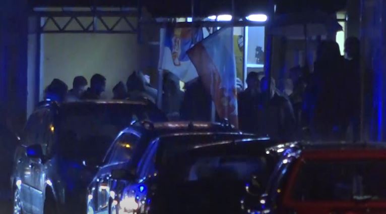 U Mojkovcu skandiranje Ratko Mladić jedan je od nas, istaknuta i trobojka