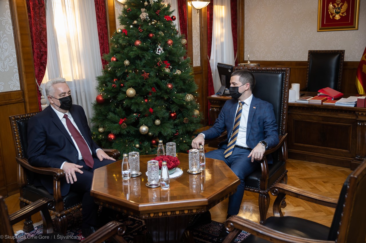 Bečić i Krivokapić: U narednoj godini građane očekuje podizanje standarda života i očuvanje izborne volje