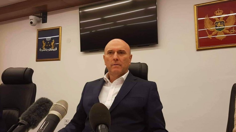 (VIDEO) Četničke pjesme u Budvi, Carević u ekstazi