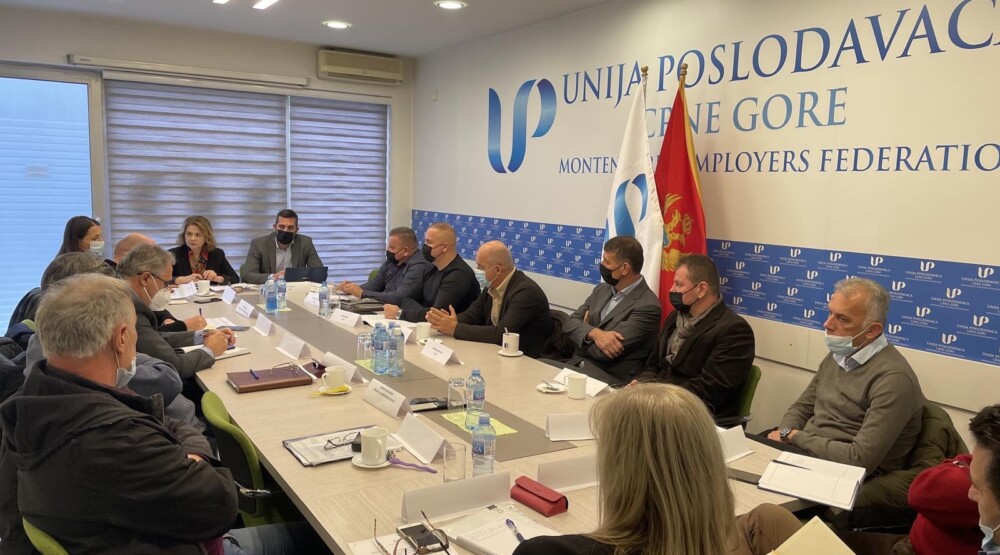 Unija poslodavaca: Neophodna podrška privrednicima iz sektora trgovine odjećom i obućom