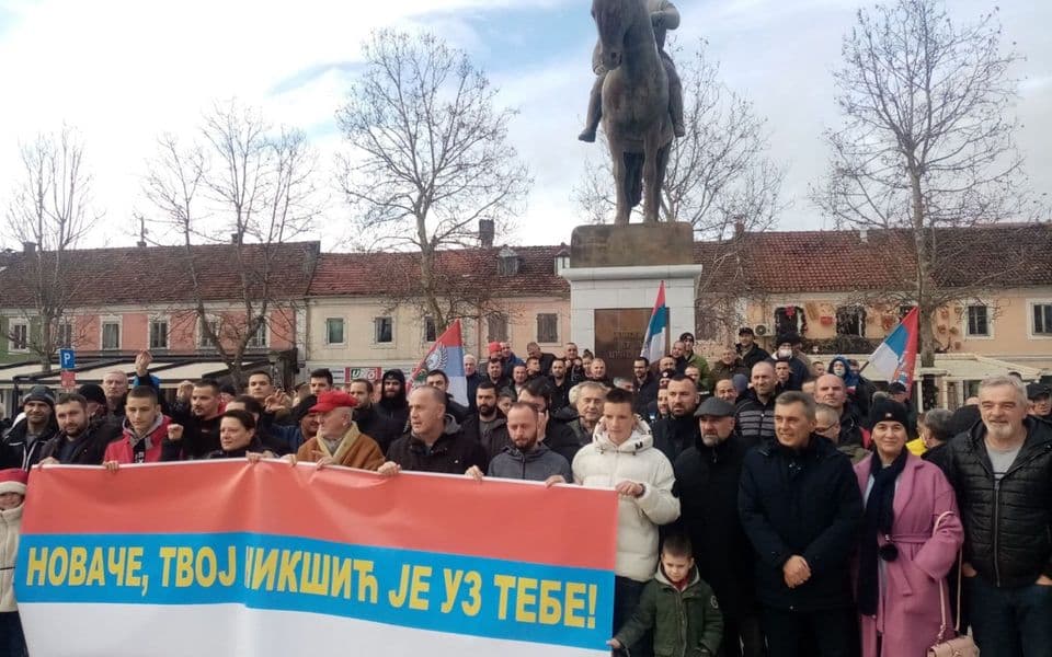 Protest na Trgu Slobode: ”Novače, tvoj Nikšić je uz tebe”