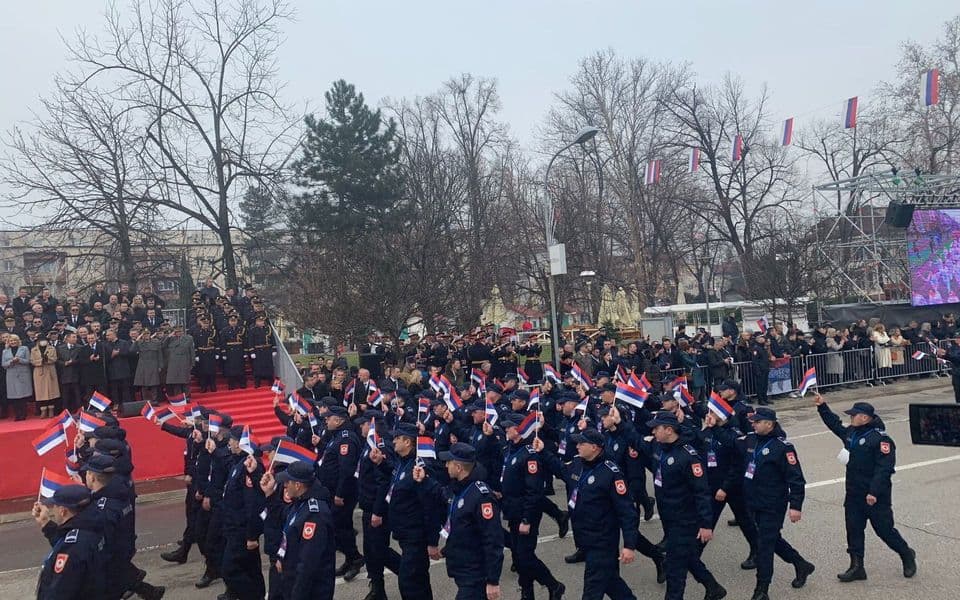 Banjaluka: U defileu 3.000 ljudi, policije, studenata, poštara…