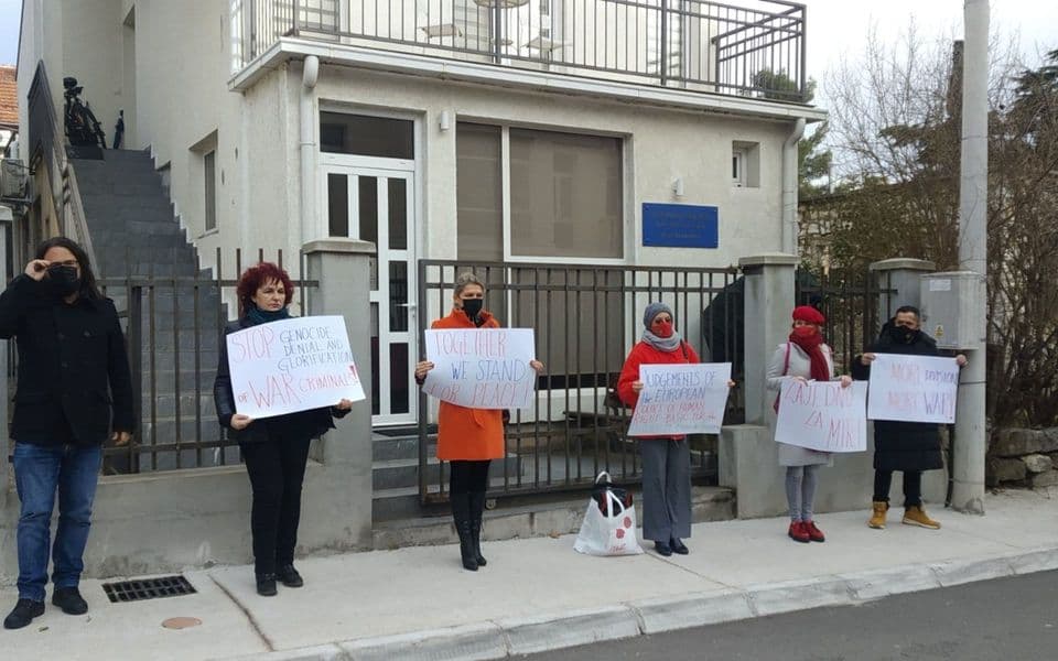 Protest ispred Delegacije EU: Milorad Dodik mora biti zaustavljen