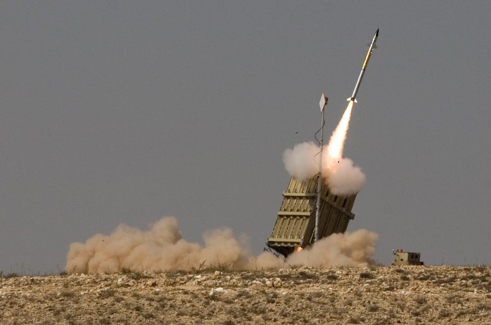 Balističke rakete presretnute iznad Abu Dabija, američki State Department izdao upozorenje