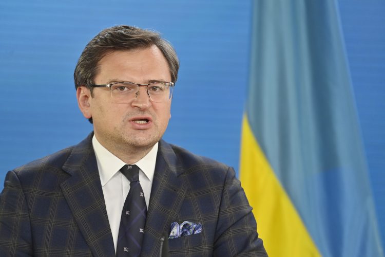 Ukrajinski šef diplomatije: Njemačka ohrabruje Putina da ponovo napadne Ukrajinu