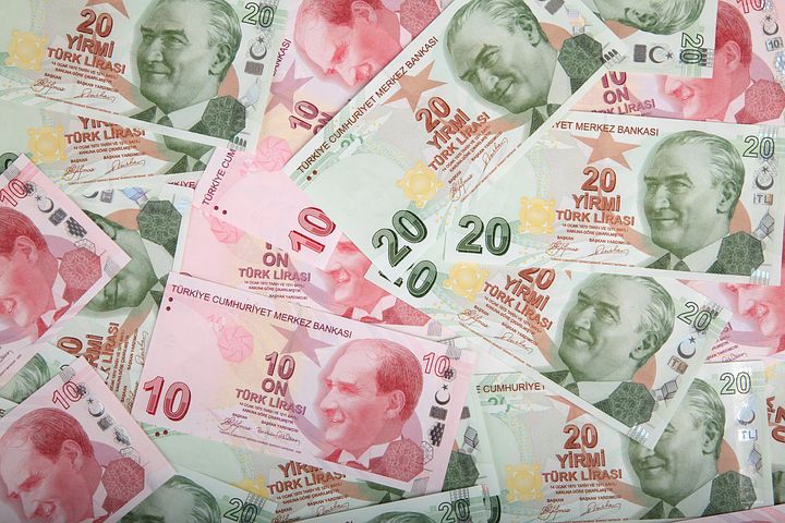 Za tursku liru 2021. najgora godina u prethodne dvije decenije