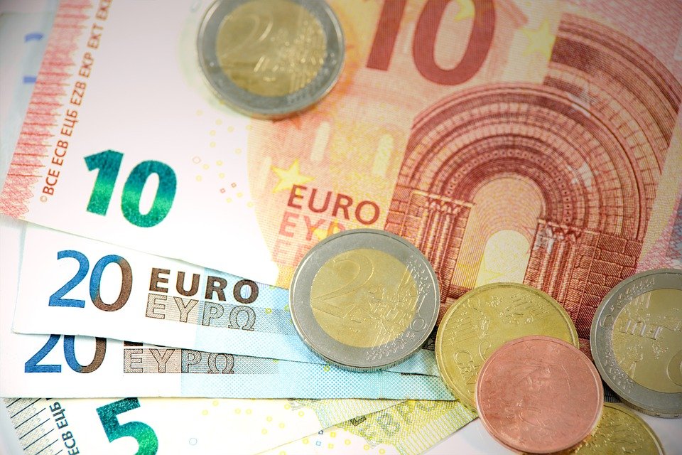 Minimalna plata u 13 članica EU-a manja od 1.000 eura