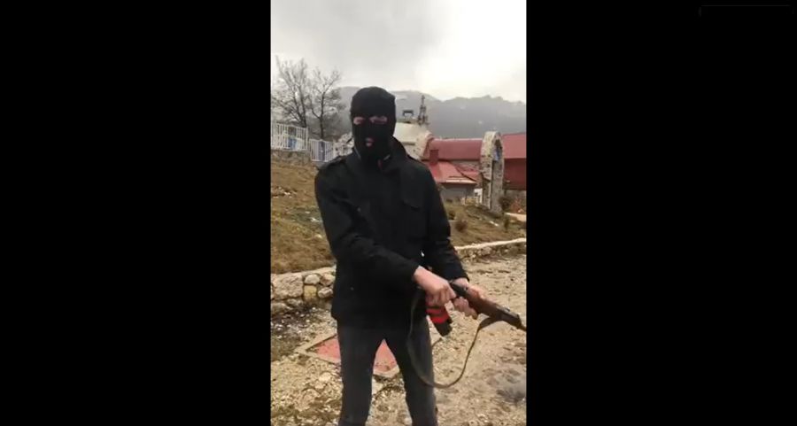 Maskirana osoba pucala iz automatske puške u Nikšiću, policija radi na identifikaciji