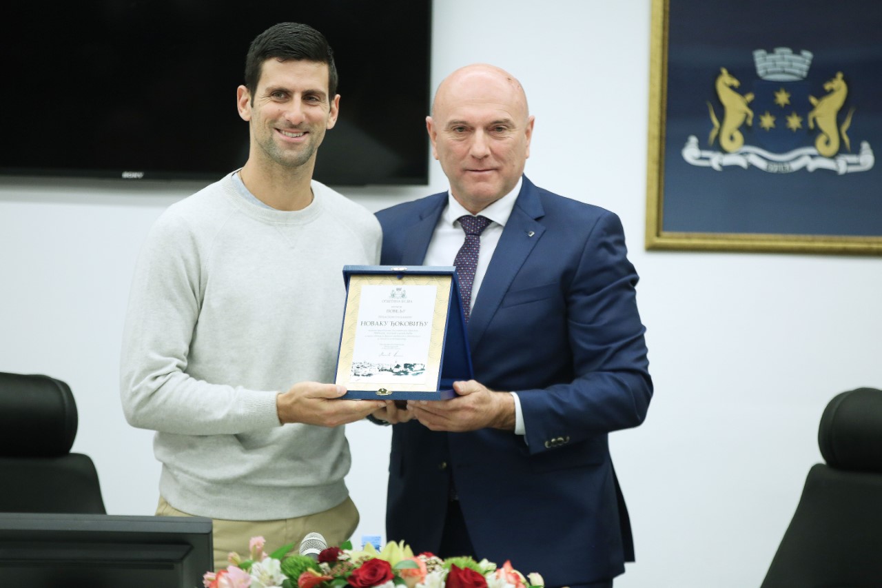 Novak Đoković zvanično počasni građanin Budve (FOTO)