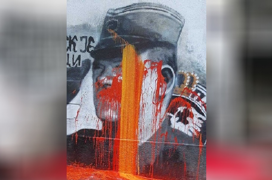 Na mural osuđenom ratnom zločincu Ratku Mladiću ponovo bačena farba
