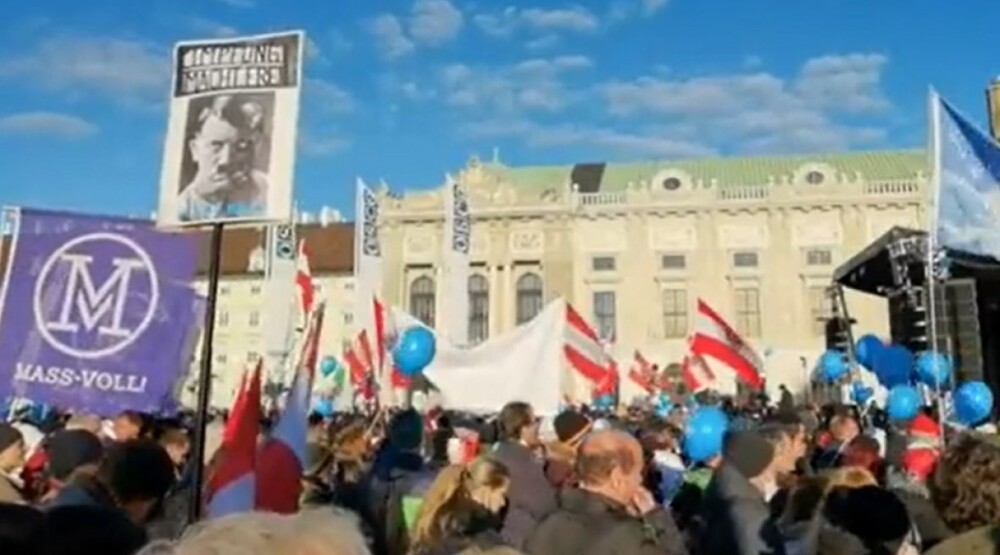 Haos na protestima u Beču: Demonstranti nosili i sliku Hitlera