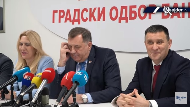 Dodik prekinuo konferenciju da bi se javio na telefon Draganu Čoviću (VIDEO)