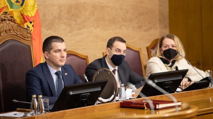 DF i SNP protiv smjene Bečića, URA danas odlučuje