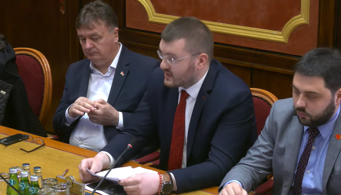 Ako sjutra bude usvojen dnevni red, poslanici će raspravljati o skraćenju mandata Skupštini
