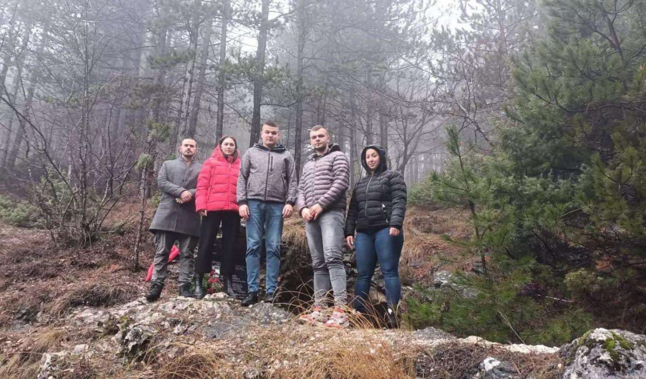 Savjet mladih DPS: S ponosom čuvamo sjećanje na one koji su Nikšić učinili crnogorskom perjanicom