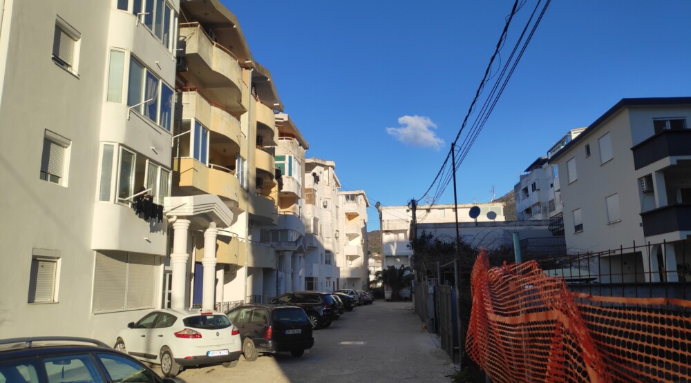 Porodice u Zgradama Babovića danima bez struje