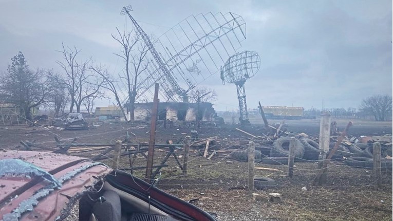 Žestoki napad na Mariupolj, gradom odjekuju stotine eksplozija