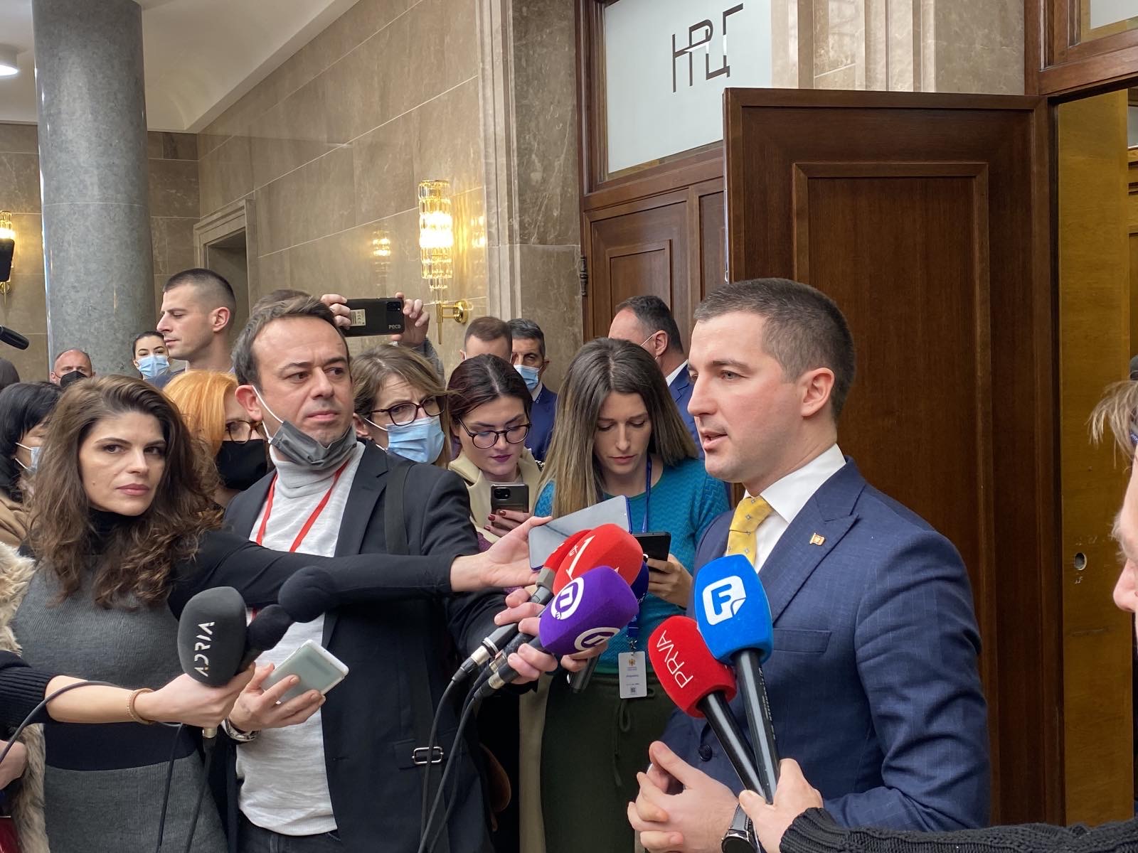 BEČIĆ: Tražimo rješenje unutar većine ili idemo na izbore