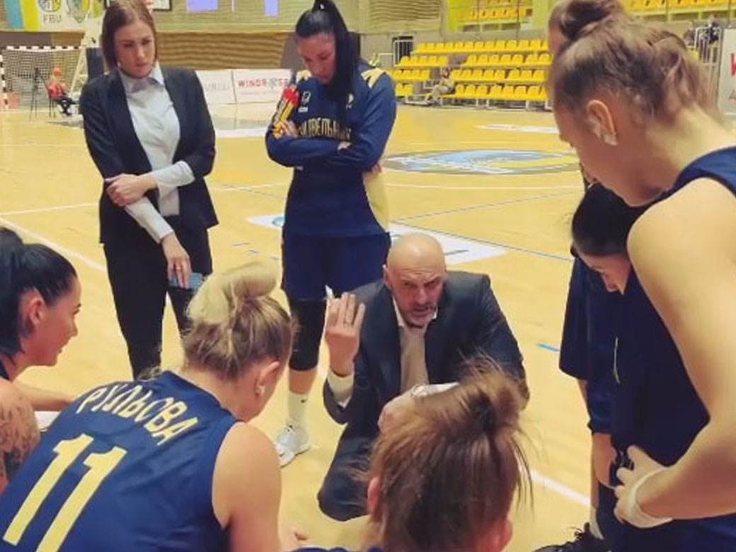 Crnogorski trener sa porodicom zarobljen u Kijevu: Krenemo da bježimo, a ispred nas tenk!