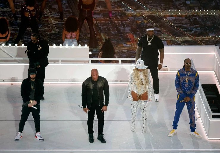 NEPONOVLJIVI MUZIČKI ŠOU: Eminem, Dr. Dre i Snoop Dogg spektakularnim nastupom zasijenili finale Superboula