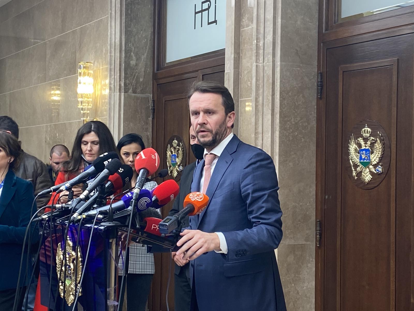 Konjević: Pozivam premijera i Vladu u tehničkom mandatu, da pokažu zrno dostojanstva i odrade mandat u skladu sa Ustavom